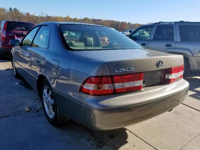 JT8BF28G410328669 - 2001 LEXUS ES 300 GRAY photo 3