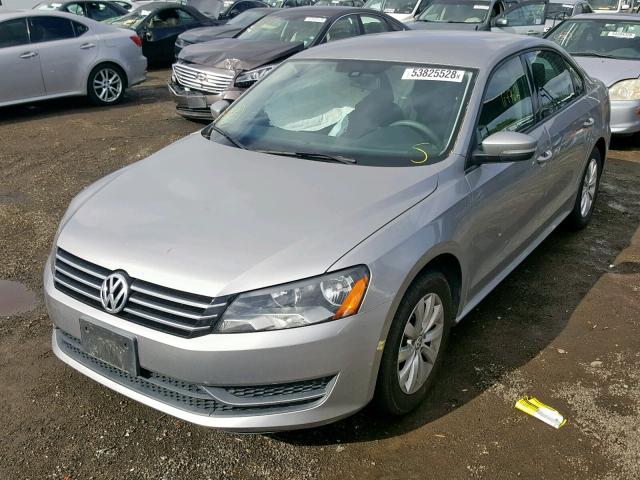 1VWAP7A37DC053796 - 2013 VOLKSWAGEN PASSAT S SILVER photo 2