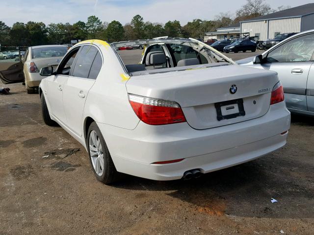 WBANV1C56AC444095 - 2010 BMW 528 XI WHITE photo 3