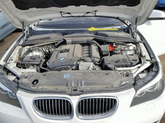 WBANV1C56AC444095 - 2010 BMW 528 XI WHITE photo 7