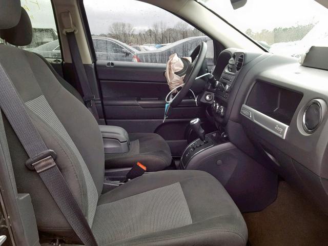 1C4NJCBA9GD665573 - 2016 JEEP COMPASS SP შავი ფოტო 5