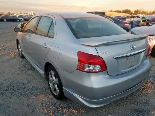 JTDBT923471100652 - 2007 TOYOTA YARIS SILVER photo 3