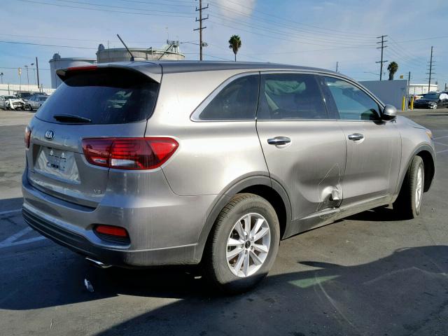 5XYPG4A5XKG440803 - 2019 KIA SORENTO LX GRAY photo 4