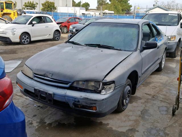 1HGCD712XRA023675 - 1994 HONDA ACCORD DX SILVER photo 2