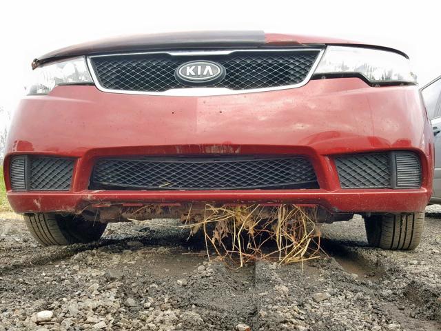 KNAFU4A22A5291124 - 2010 KIA FORTE EX RED photo 9