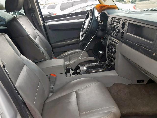 1J8HH48K16C165712 - 2006 JEEP COMMANDER GRAY photo 5