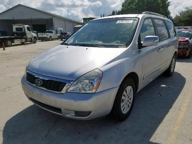 KNDMG4C73B6366256 - 2011 KIA SEDONA LX SILVER photo 2