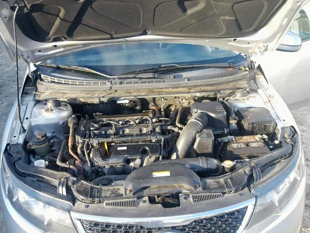 KNAFU5A20B5329411 - 2011 KIA FORTE EX SILVER photo 7