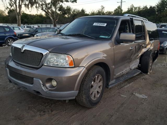 5LMFU28R43LJ43056 - 2003 LINCOLN NAVIGATOR Қоңыр фото 2