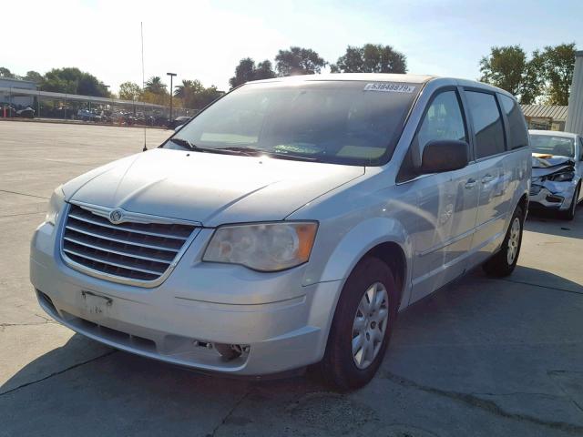 2A8HR44E99R656425 - 2009 CHRYSLER TOWN & COU SILVER photo 2