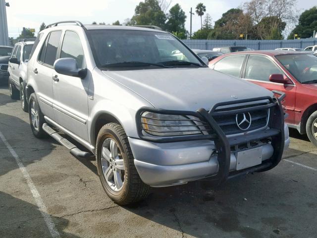 4JGAB54E4YA146923 - 2000 MERCEDES-BENZ ML 320 SILVER photo 1