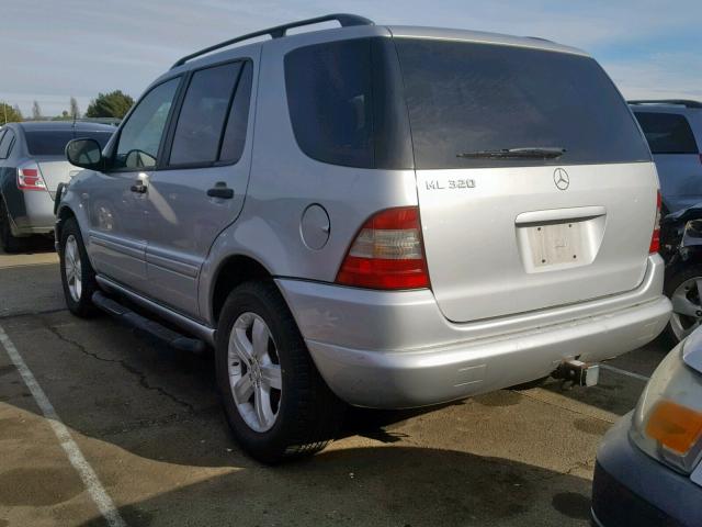 4JGAB54E4YA146923 - 2000 MERCEDES-BENZ ML 320 SILVER photo 3