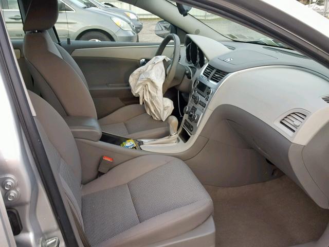 1G1ZB5EB4AF257582 - 2010 CHEVROLET MALIBU LS 银色 照片 5