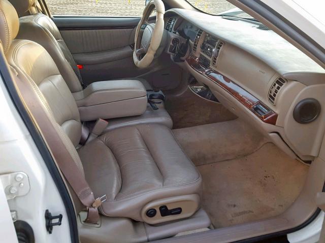 1G4CU5219X4658600 - 1999 BUICK PARK AVENU WHITE photo 5