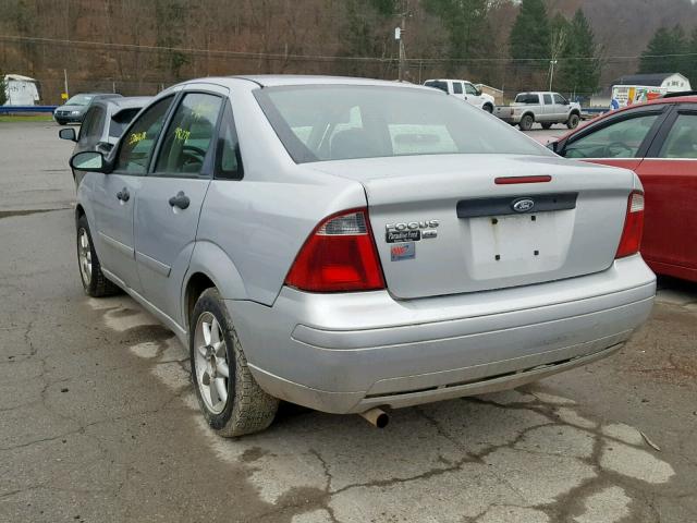 1FAFP34N97W136315 - 2007 FORD FOCUS ZX4 SILVER photo 3