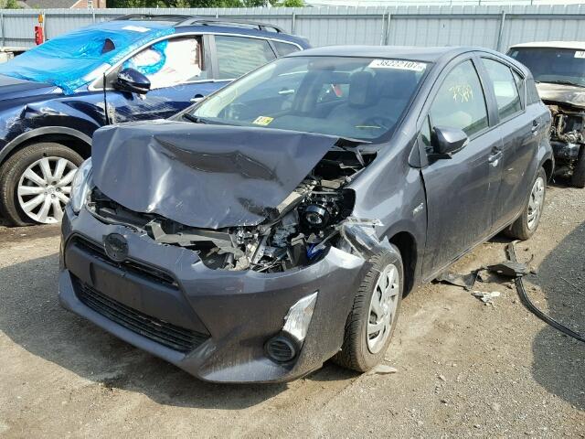 JTDKDTB34F1576828 - 2015 TOYOTA PRIUS C GRAY photo 2