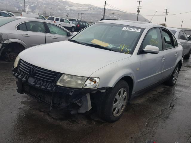 WVWMA23B3YP179113 - 2000 VOLKSWAGEN PASSAT GLS GRAY photo 2