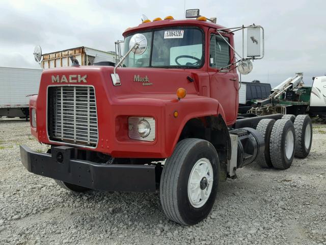 1M1AM08X8SM003055 - 1995 MACK 600 RB600 RED photo 2