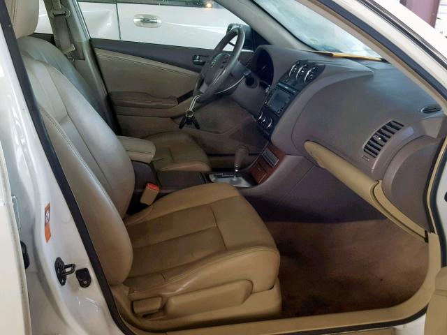 1N4BL21E28N548947 - 2008 NISSAN ALTIMA 3.5 WHITE photo 5