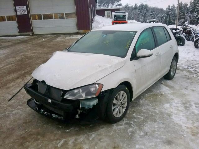 3VW117AU5HM013893 - 2017 VOLKSWAGEN GOLF S WHITE photo 2