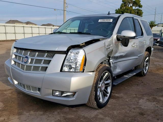 1GYS3CEF0DR226615 - 2013 CADILLAC ESCALADE P SILVER photo 2