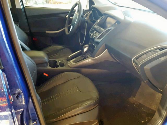 1FAHP3J2XCL466902 - 2012 FORD FOCUS TITA BLUE photo 5