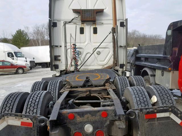 3AKJGLBG6ESFL7926 - 2014 FREIGHTLINER CASCADIA 1 WHITE photo 6