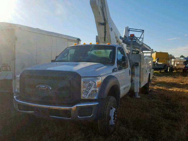 1FDUF5GY2FEA28821 - 2015 FORD F550 SUPER WHITE photo 2