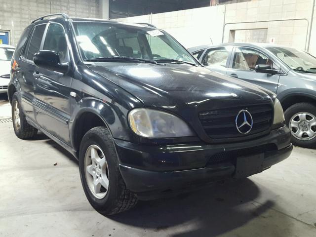 4JGAB54E7YA204510 - 2000 MERCEDES-BENZ ML 320 BLACK photo 1