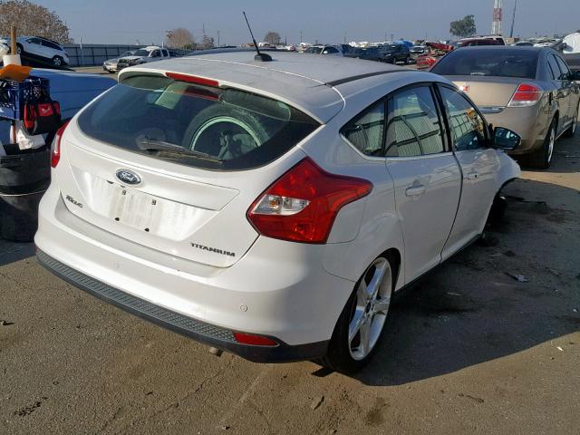 1FAHP3N25CL314522 - 2012 FORD FOCUS TITA WHITE photo 4