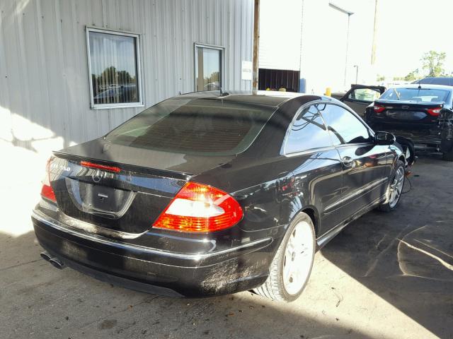 WDBTJ72H98F240404 - 2008 MERCEDES-BENZ CLK 550 BLACK photo 4