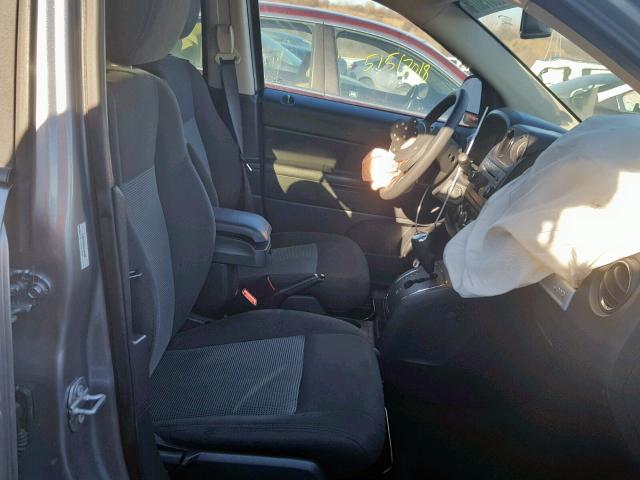 1C4NJCBA6HD124708 - 2017 JEEP COMPASS SP 灰色 照片 5