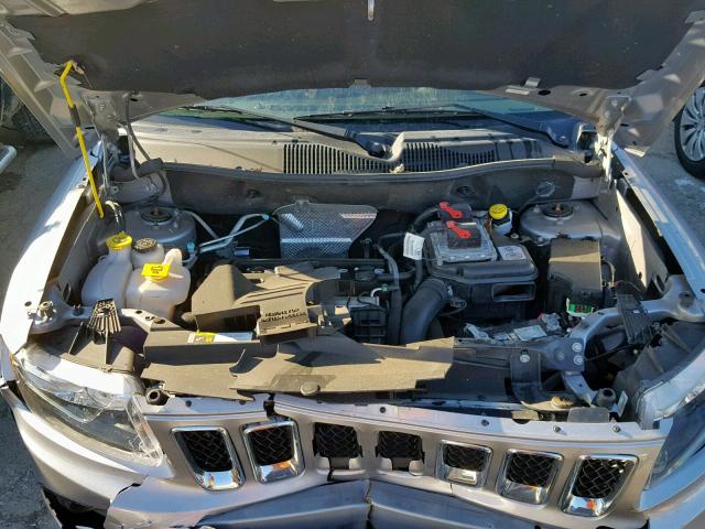 1C4NJCBA6HD124708 - 2017 JEEP COMPASS SP 灰色 照片 7