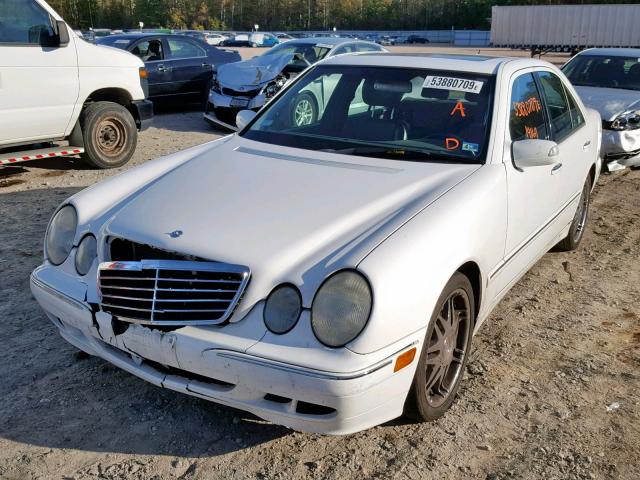 WDBJF65J41B308834 - 2001 MERCEDES-BENZ E 320 WHITE photo 2