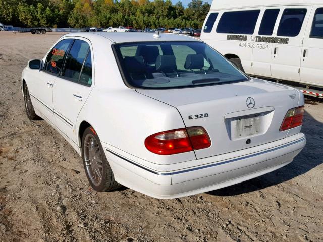 WDBJF65J41B308834 - 2001 MERCEDES-BENZ E 320 WHITE photo 3