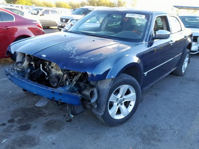 2C3JK63H05H662459 - 2005 CHRYSLER 300C BLUE photo 2