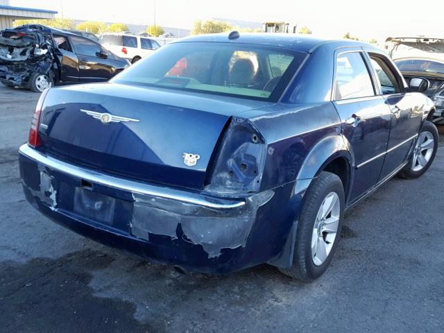 2C3JK63H05H662459 - 2005 CHRYSLER 300C BLUE photo 4