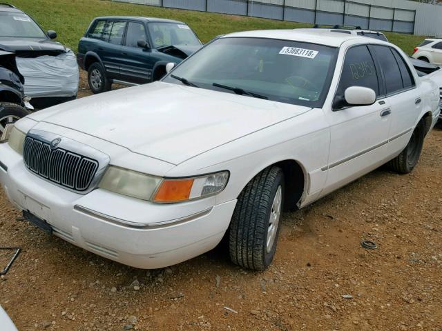 2MEFM75W3YX609423 - 2000 MERCURY GRAND MARQ WHITE photo 2