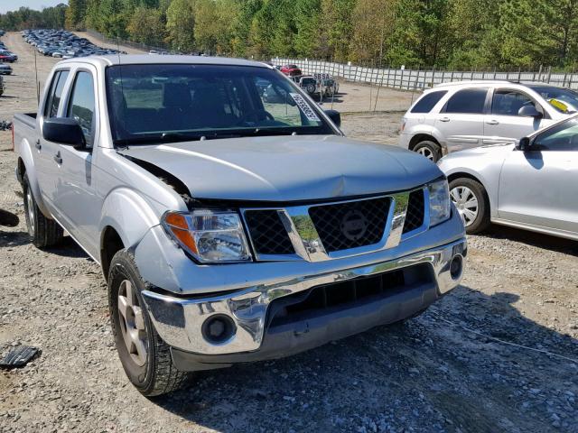 1N6AD07U16C457728 - 2006 NISSAN FRONTIER C SILVER photo 1