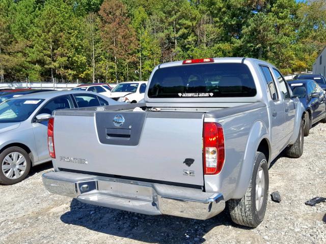 1N6AD07U16C457728 - 2006 NISSAN FRONTIER C SILVER photo 4