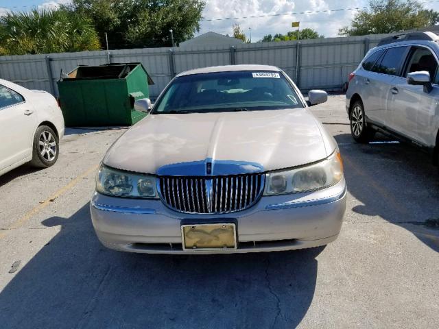 1LNHM85W11Y671839 - 2001 LINCOLN TOWN CAR C BEIGE photo 9