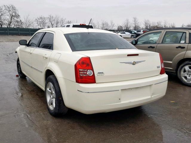 2C3KK53G98H218135 - 2008 CHRYSLER 300 TOURIN WHITE photo 3