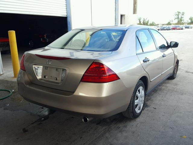 JHMCM56166C001366 - 2006 HONDA ACCORD VAL GOLD photo 4