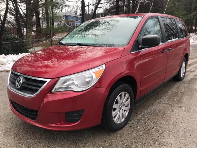 2V8HW44199R550736 - 2009 VOLKSWAGEN ROUTAN S RED photo 2