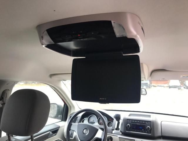 2V8HW44199R550736 - 2009 VOLKSWAGEN ROUTAN S RED photo 9