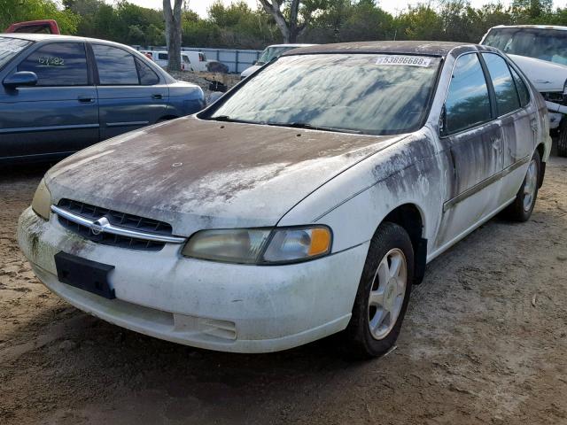 1N4DL01D6XC259813 - 1999 NISSAN ALTIMA XE WHITE photo 2