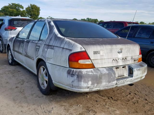 1N4DL01D6XC259813 - 1999 NISSAN ALTIMA XE WHITE photo 3