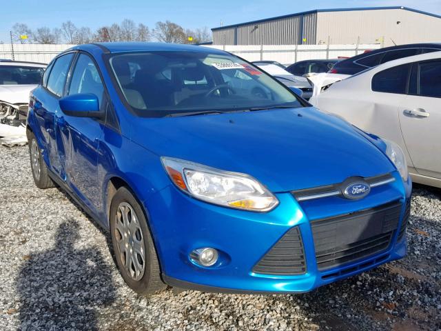 1FAHP3K28CL241229 - 2012 FORD FOCUS SE BLUE photo 1