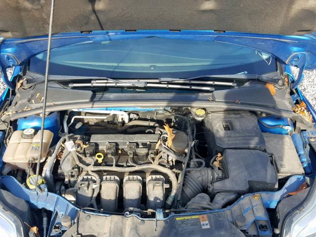 1FAHP3K28CL241229 - 2012 FORD FOCUS SE BLUE photo 7