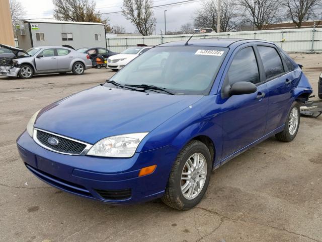 1FAFP34N46W213915 - 2006 FORD FOCUS ZX4 BLUE photo 2